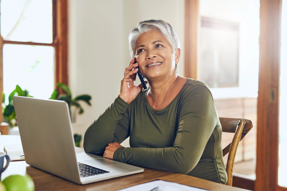 Patient contacting the Palmetto Bay dental office